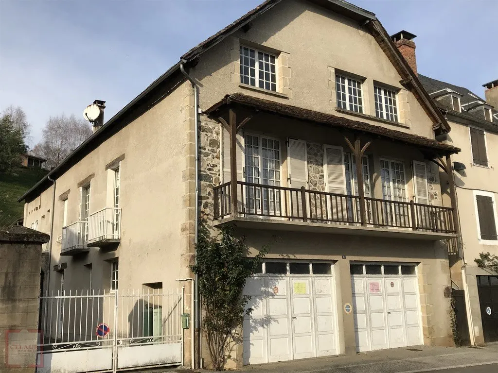 MAISON 2 APPARTEMENTS ET GARAGES