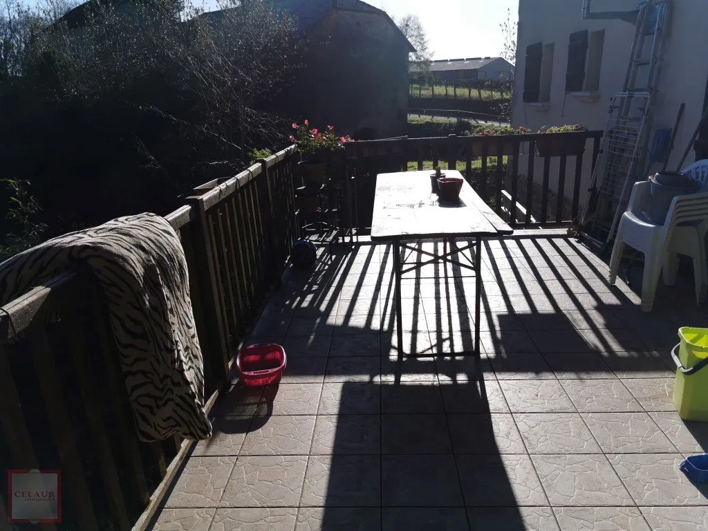 MAISON EN PIERRE ET SON FOUR A PAIN