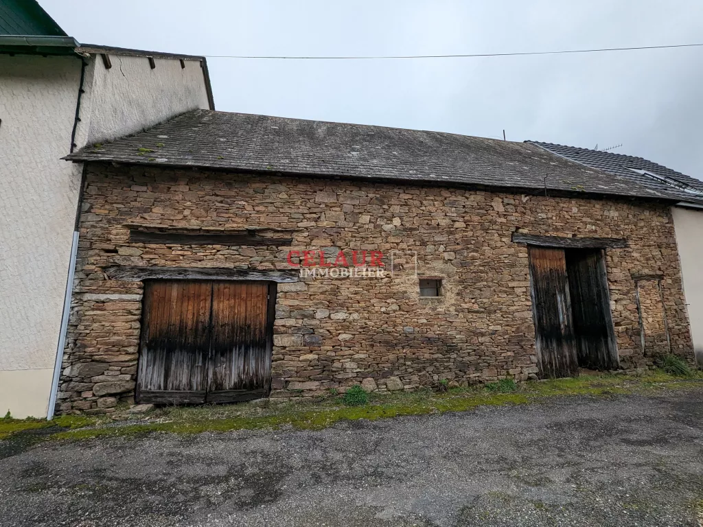 JOLIE MAISON DE BOURG A RENOVER
