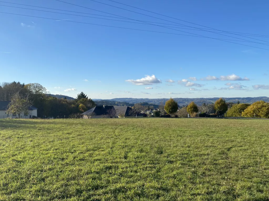 TERRAIN AVEC VUE SAINTE FORTUNADE