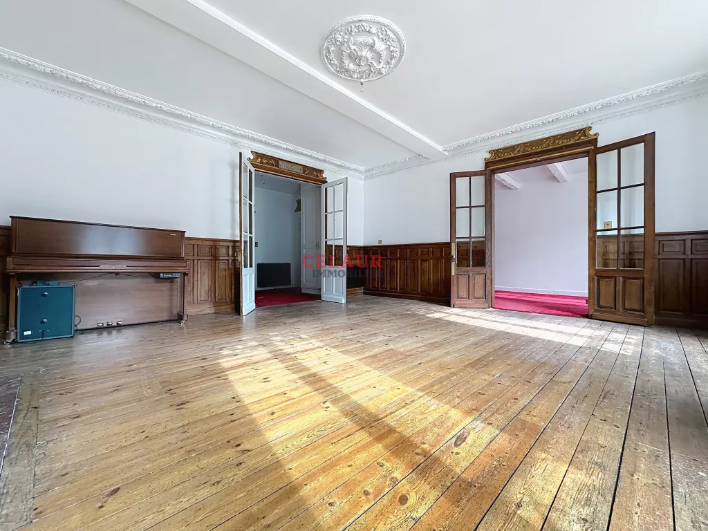 SUPERBE APPARTEMENT EN CENTRE VILLE