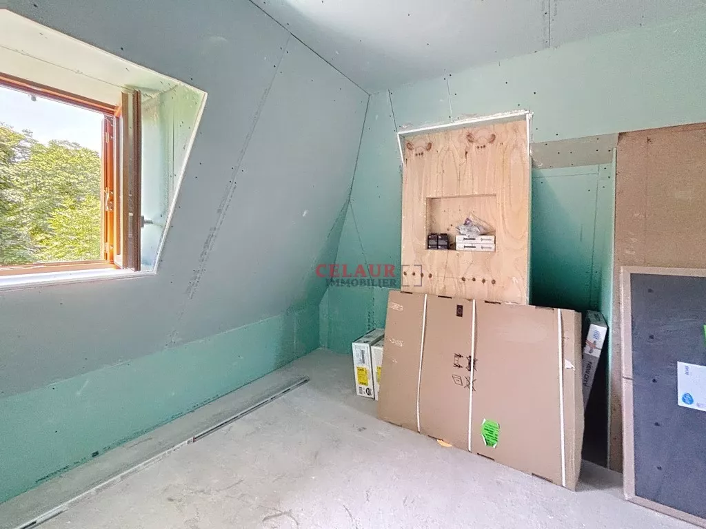 Maison pierre avec d&eacute;pendance et terrain