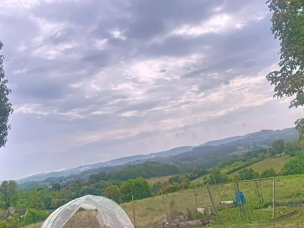 Ensemble en pierre avec vue