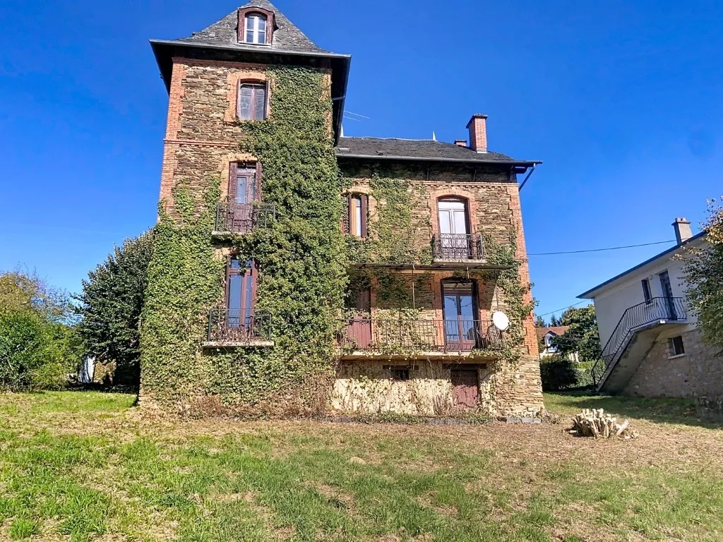 Immeuble de caract&egrave;re &agrave; restaurer