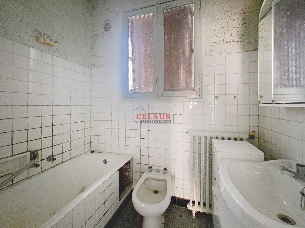 MAISON &Agrave; R&Eacute;NOVER  AVEC VUE SUR LA VALL&Eacute;E