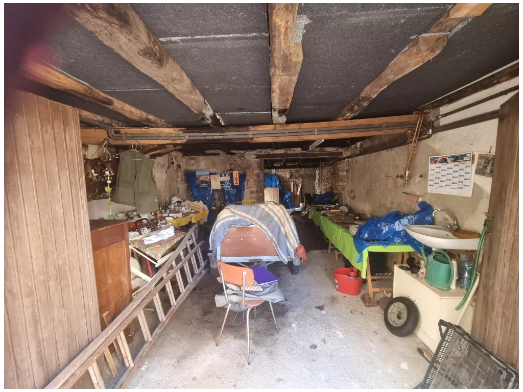 Maison de caract&egrave;re  en pierre &agrave; r&eacute;nover