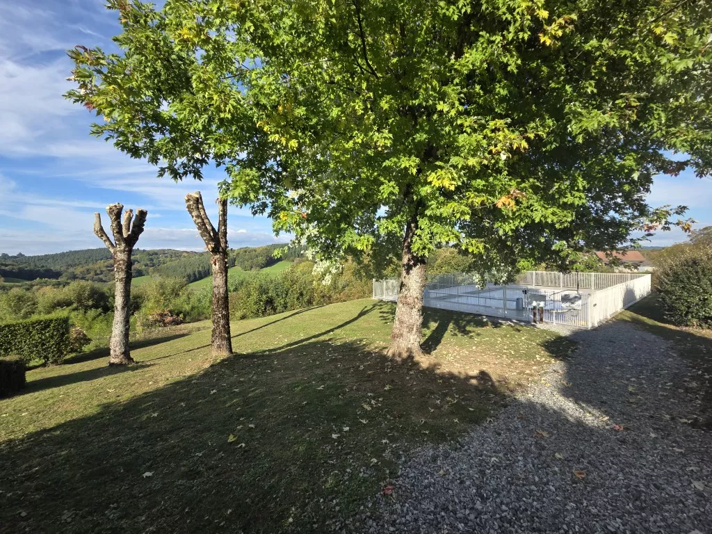 &Agrave; DEUX PAS DE SEILHAC