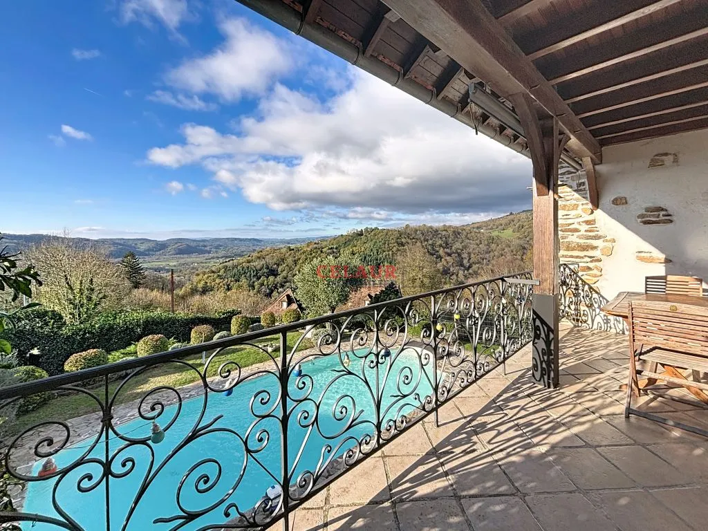 MAISON DE CARACTERE AVEC PISCINE ET VUE