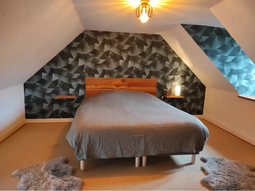 Maison de Bourg en pierre meubl&eacute;e