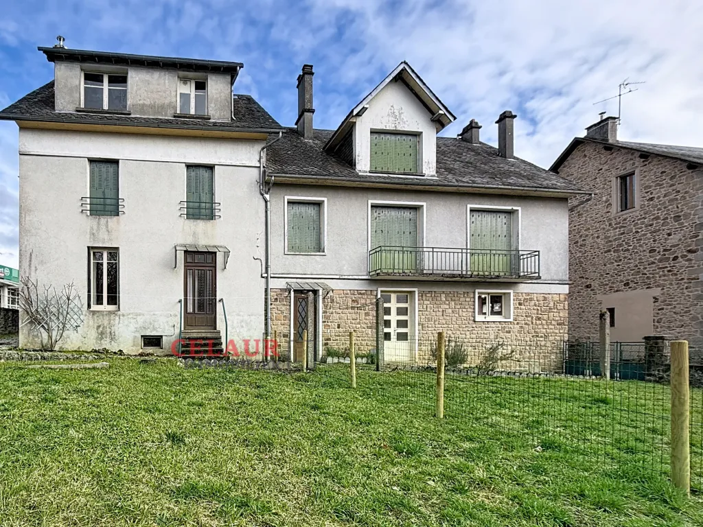 Maison mitoyenne en plein centre