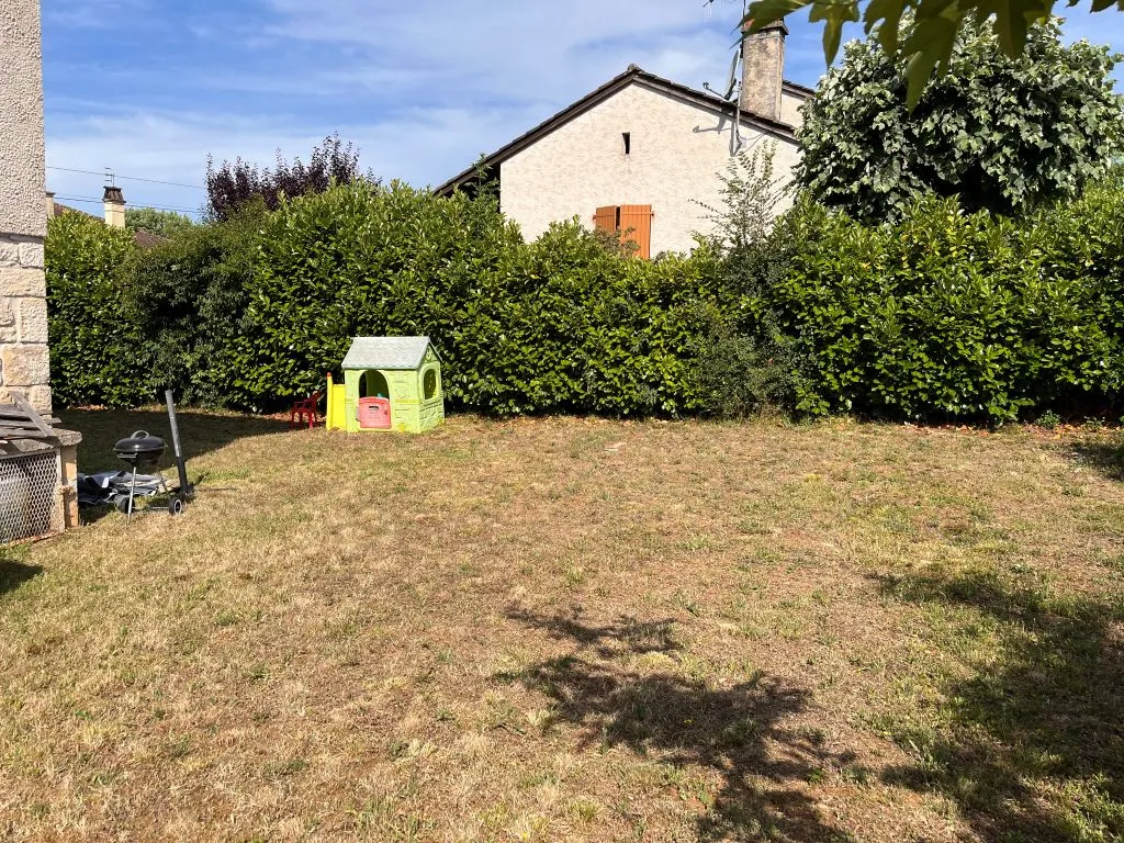Appartement avec jardin et balcon - secteur calme Gramat