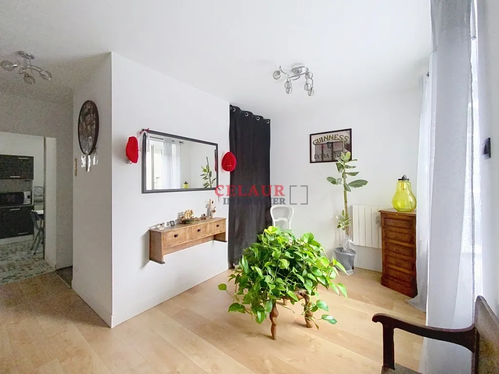 Ensemble en pierres avec 2454m&sup2; de terrain